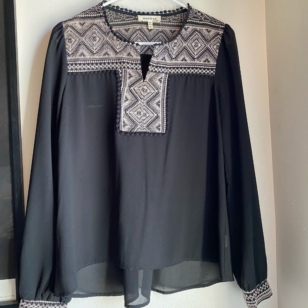 Sheer Black Blouse, monteau